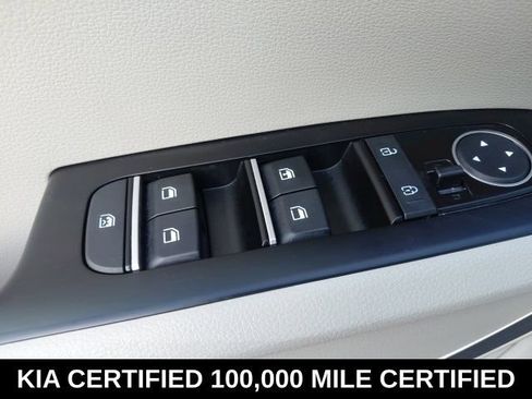 Certified 2025 Kia Soul LX FWD image 17