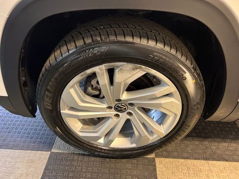 Certified 2022 Volkswagen Atlas SE w/ Panoramic Sunroof Package image 6