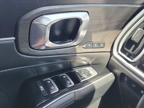 Used 2024 Kia Sorento SX Prestige AWD/4WD image 19