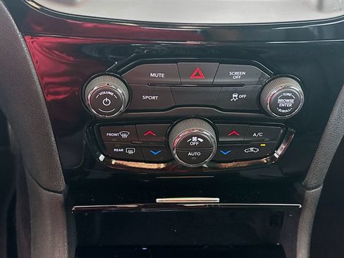 Used 2019 Chrysler 300 S RWD image 15