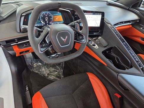 Used 2025 Chevrolet Corvette Stingray Premium Cpe w/ Z51 Performance Package RWD image 14