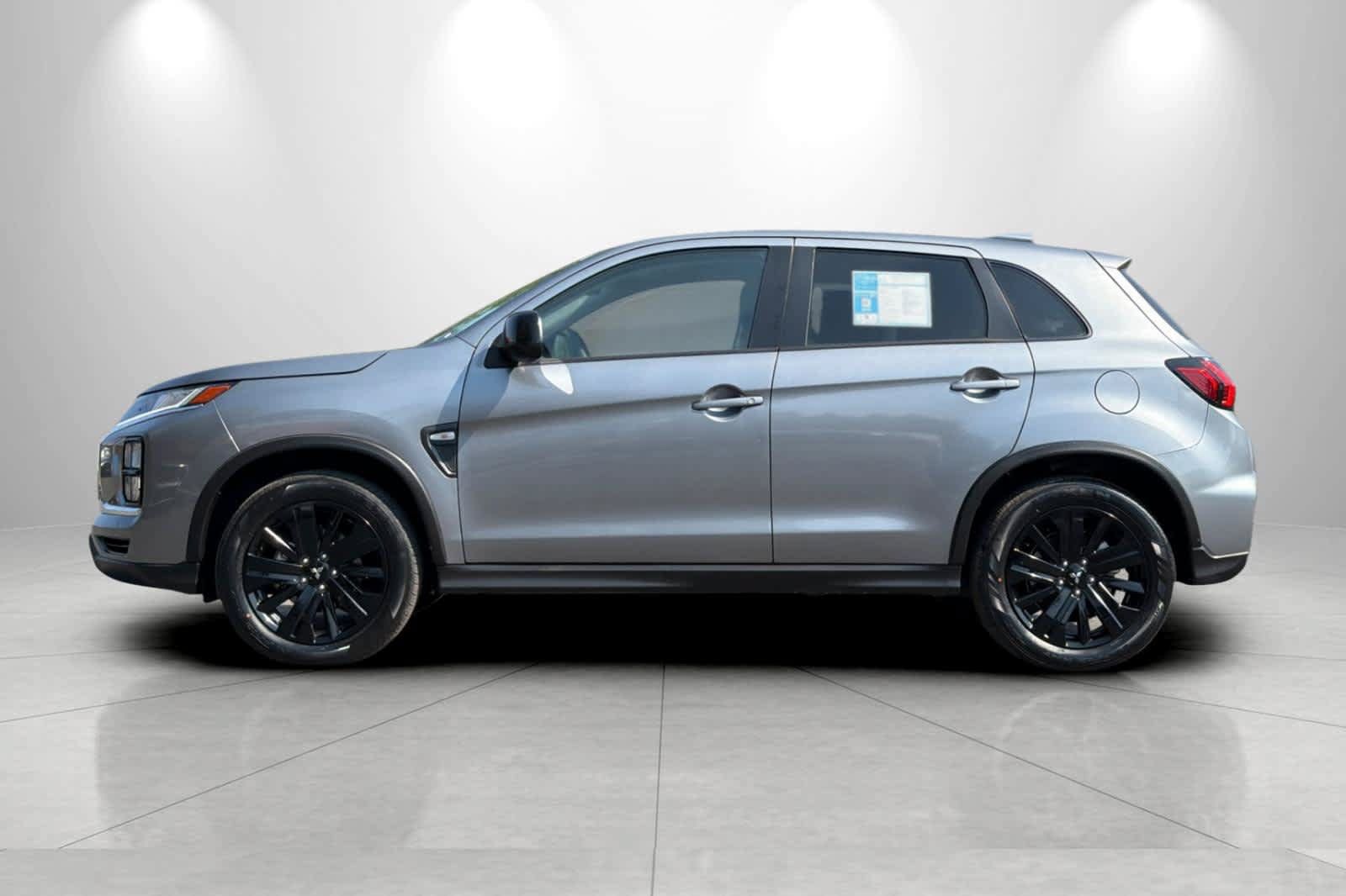 Used 2025 Mitsubishi Outlander Sport LE AWD/4WD image 5