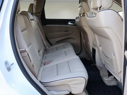 Used 2015 Jeep Grand Cherokee Overland w/ Trailer Tow Group IV image 18