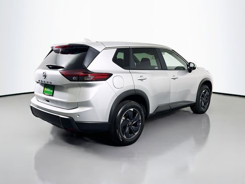 Used 2025 Nissan Rogue SV image 10