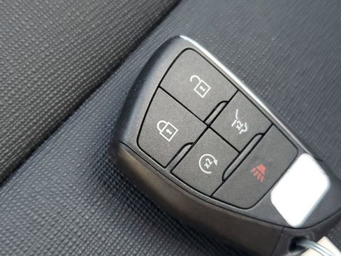 Used 2025 Buick Enclave Preferred image 39