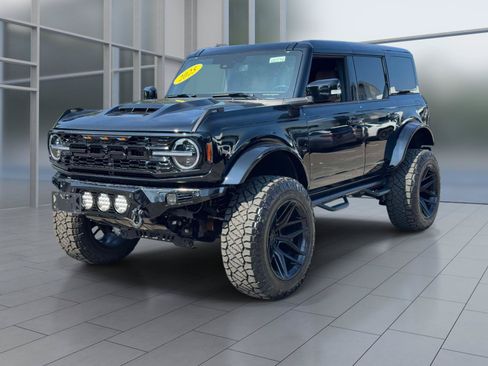 Used 2025 Ford Bronco Outer Banks AWD/4WD image 1