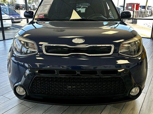 Used 2016 Kia Soul + image 2