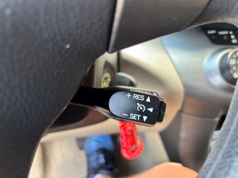 Used 2010 Toyota RAV4 4WD V6 image 32