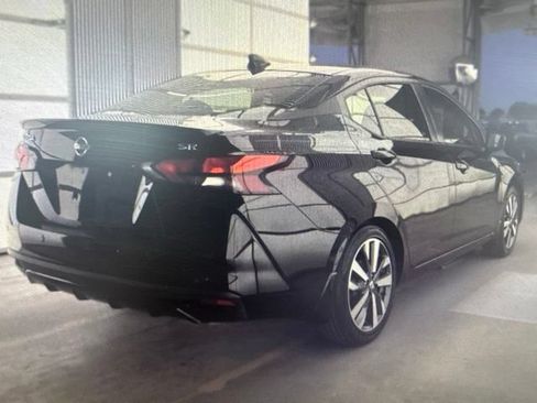 Used 2020 Nissan Versa SR FWD image 12