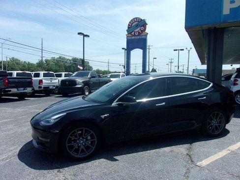 Used 2020 Tesla Model 3 Standard Range Plus RWD image 1