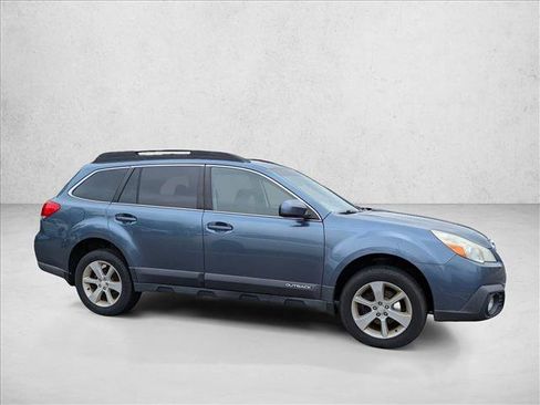 Used 2013 Subaru Outback 2.5i Premium AWD/4WD image 4