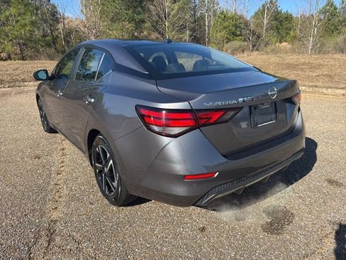 Used 2024 Nissan Sentra SV image 4