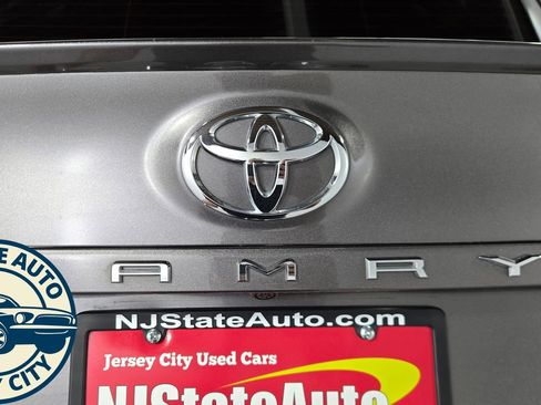 Used 2021 Toyota Camry SE FWD image 28