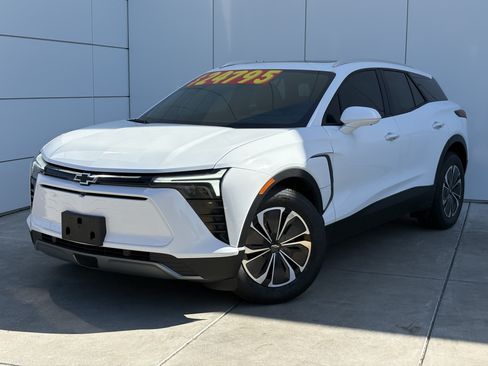 Used 2024 Chevrolet Blazer EV LT AWD/4WD image 2
