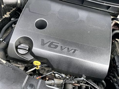 Used 2023 Chevrolet Traverse LT AWD/4WD image 36