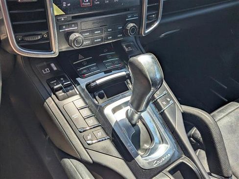 Used 2018 Porsche Cayenne S AWD/4WD image 12