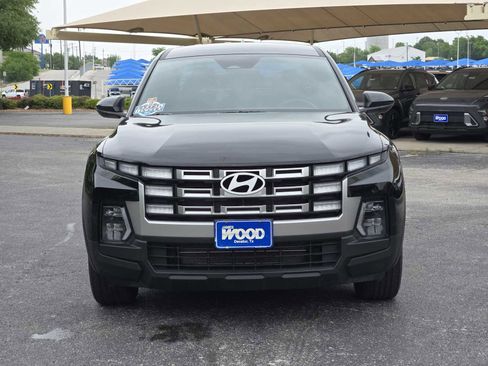 Certified 2025 Hyundai Santa Cruz SE image 2