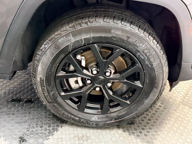 Certified 2024 Jeep Grand Cherokee Altitude AWD/4WD image 14
