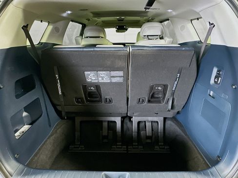 Used 2025 Kia Carnival SX Prestige FWD image 31