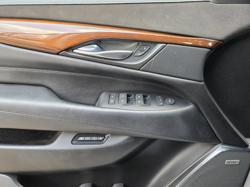 Used 2017 Cadillac Escalade Luxury RWD image 19