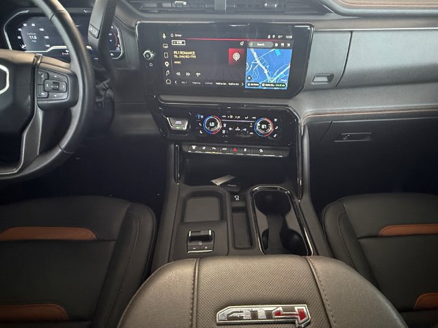 Used 2025 GMC Sierra 2500 AT4 w/ AT4 Premium Plus Package AWD/4WD image 3