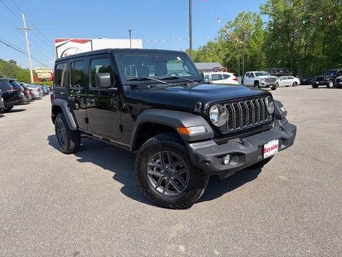Used 2025 Jeep Wrangler Sport S AWD/4WD image 2