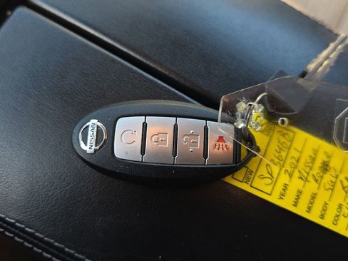 Used 2021 Nissan Rogue SV image 26