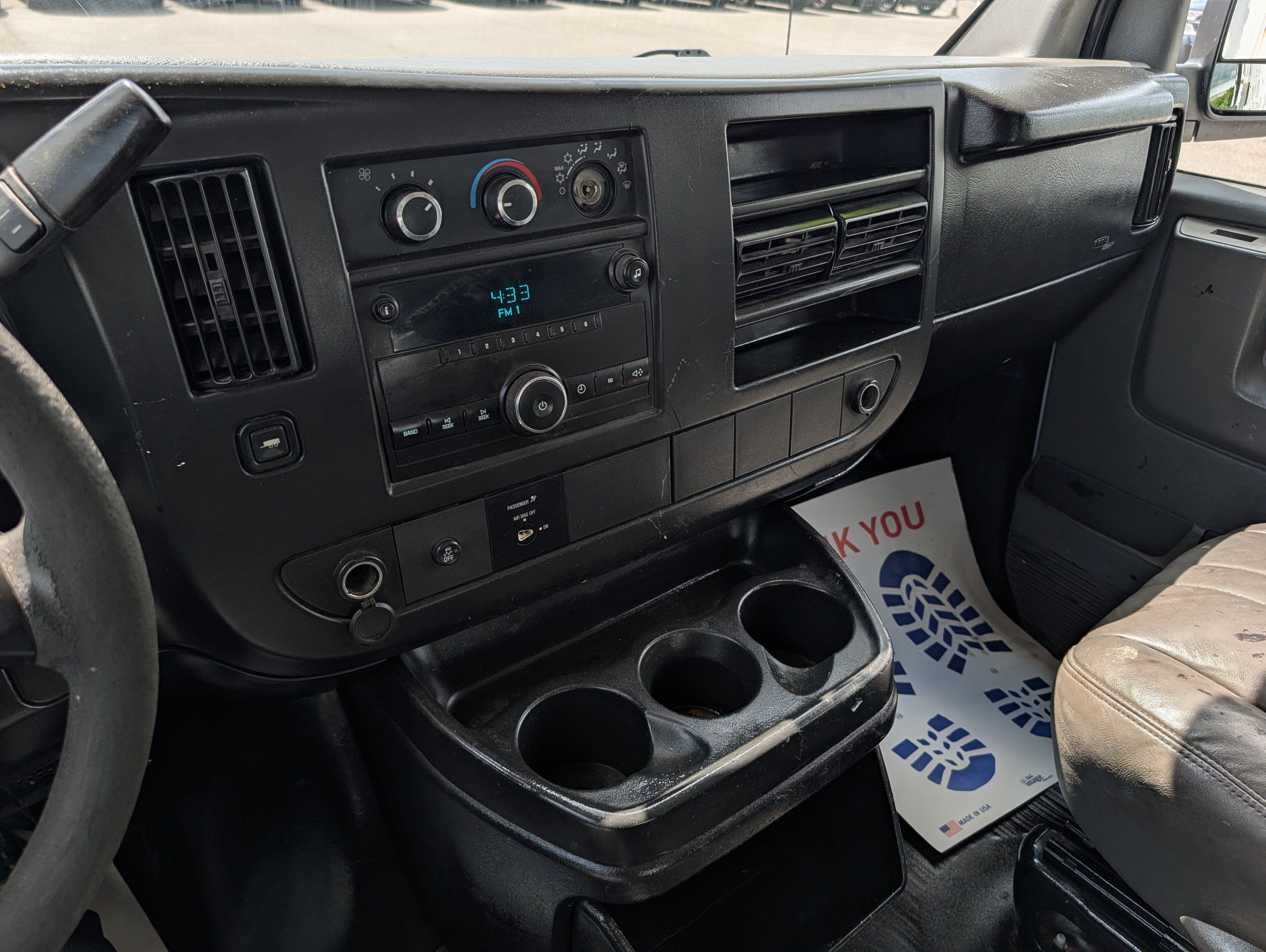 Used 2013 Chevrolet Express 3500 Extended RWD image 27