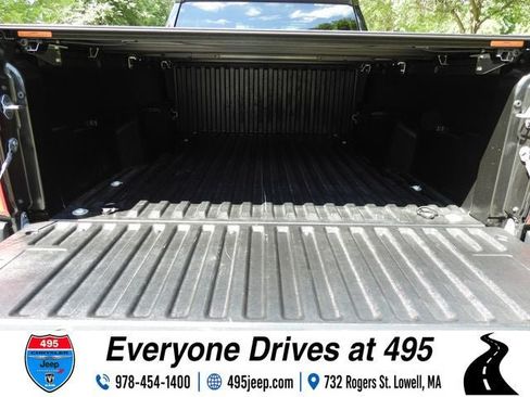 Used 2024 Toyota Tacoma SR AWD/4WD image 5