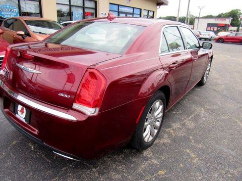 Used 2019 Chrysler 300 Touring L w/ Quick Order Package 22F image 7