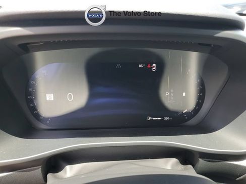 Certified 2026 Volvo XC40 B5 Plus AWD/4WD image 19