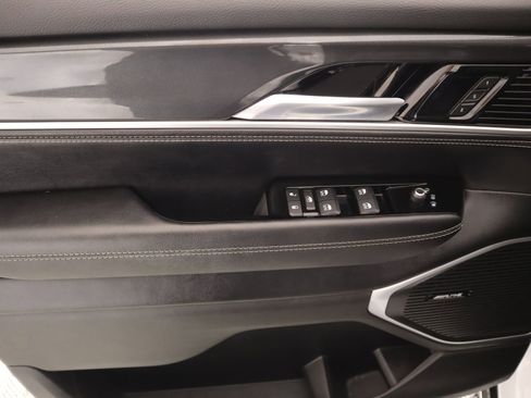 Used 2023 Jeep Wagoneer 4WD w/ Premium Group I image 18