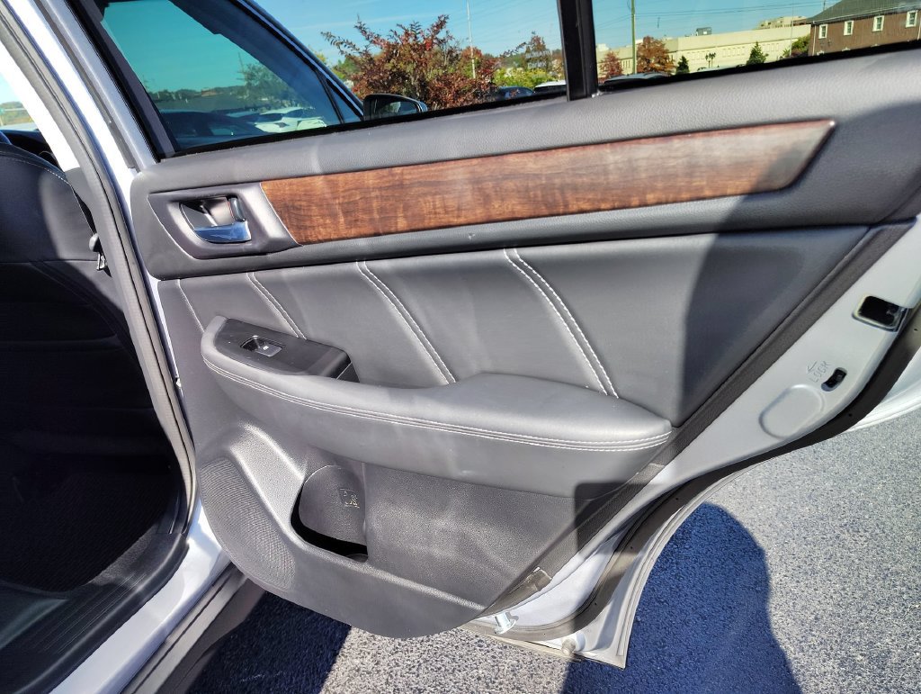 Used 2019 Subaru Outback 2.5i Limited AWD/4WD image 22