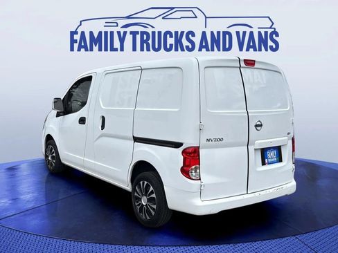 Used 2018 Nissan NV200 SV w/ Navigation Package FWD image 3