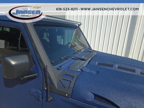Used 2023 Jeep Gladiator Sport AWD/4WD image 10