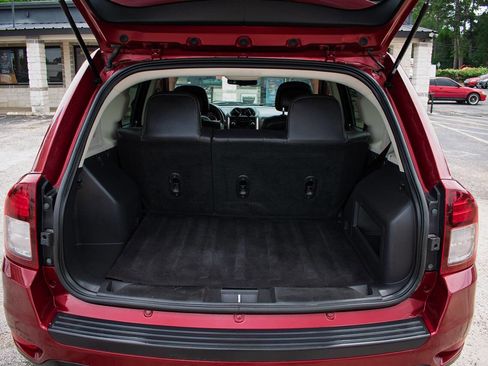 Used 2014 Jeep Compass Latitude FWD image 32