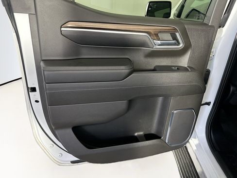 Used 2024 Chevrolet Silverado 1500 LT image 25