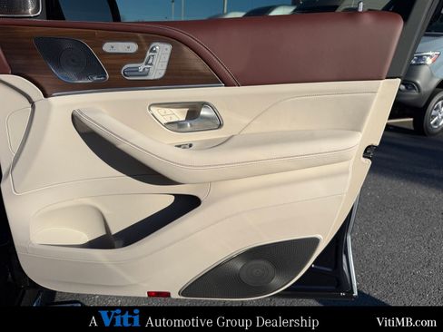 Certified 2024 Mercedes-Benz Maybach GLS 600 4MATIC image 29