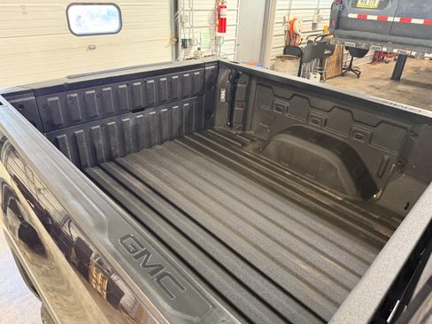 Used 2023 GMC Sierra 1500 SLT w/ SLT Premium Package AWD/4WD image 20