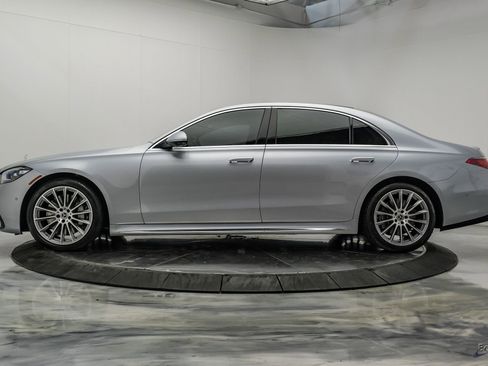 Used 2022 Mercedes-Benz S 580 4MATIC Sedan w/ AMG Line Package image 9