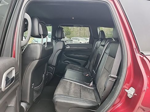 Used 2019 Jeep Grand Cherokee Altitude image 24