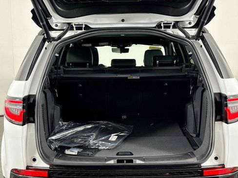 New 2026 Land Rover Discovery Sport Landmark image 24