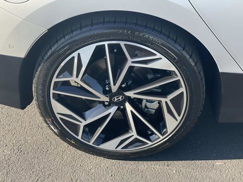 Certified 2025 Hyundai Ioniq 6 Limited image 30