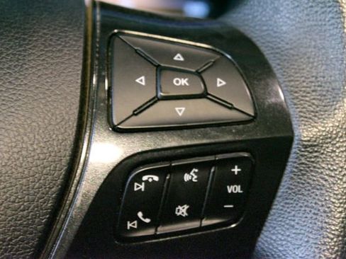 Used 2018 Ford Explorer XLT w/ Equipment Group 202A AWD/4WD image 24