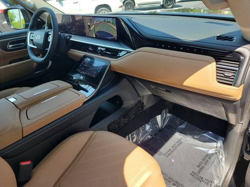 New 2026 INFINITI QX80 Luxe RWD image 11