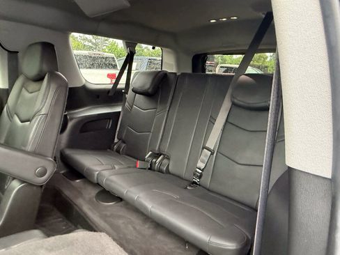 Used 2020 Cadillac Escalade ESV Luxury RWD image 14