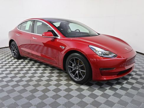 Used 2019 Tesla Model 3 Standard Range Plus image 8