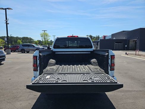 Used 2024 Nissan Frontier SL w/ Technology Package RWD image 17
