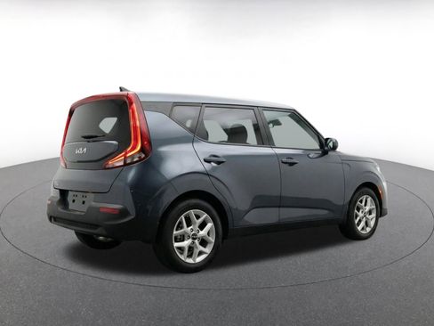 Used 2025 Kia Soul LX w/ LX Technology Package FWD image 9