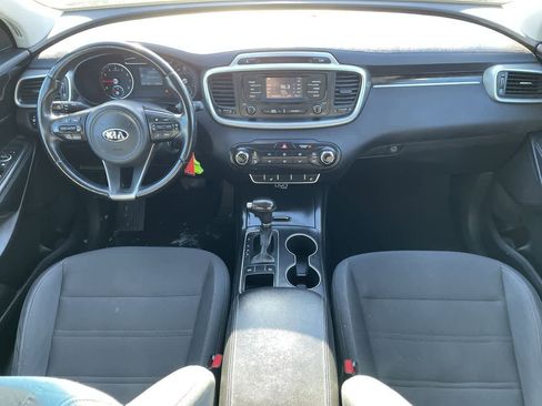Used 2016 Kia Sorento LX w/ LX Convenience Package image 22